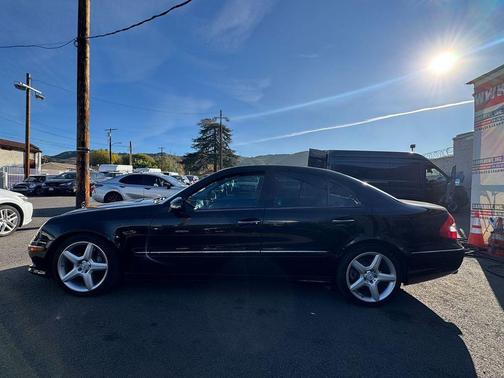 2009 Mercedes-Benz E-Class Luxury Sedan