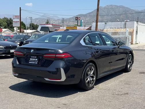 2026 BMW 530 530i