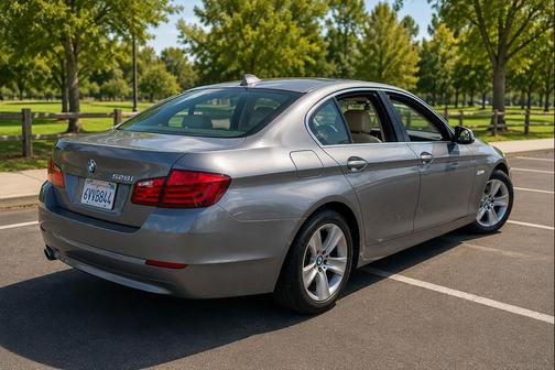 2012 BMW 528 528i
