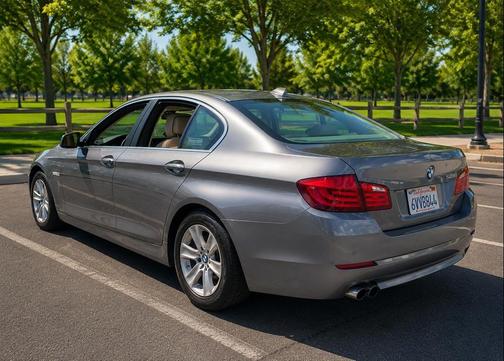 2012 BMW 528 528i