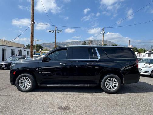 Black 2023 Chevrolet Suburban LT