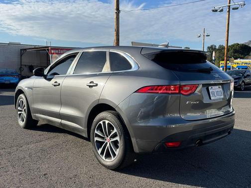 2019 Jaguar F-PACE 25t Premium