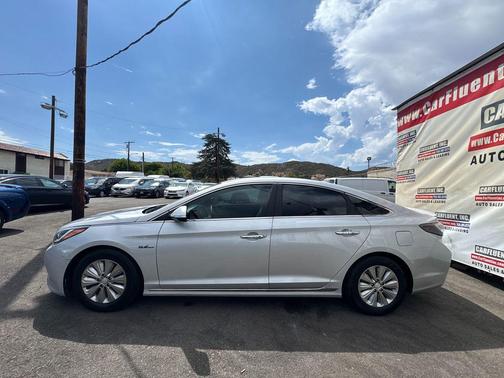 2016 Hyundai SONATA Hybrid SE