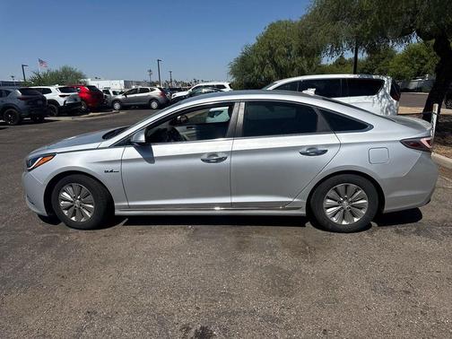 2016 Hyundai SONATA Hybrid SE