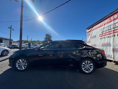 2015 Lexus ES 300h Base