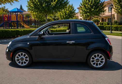 Nero Puro (Straight Black) 2017 FIAT 500 Pop