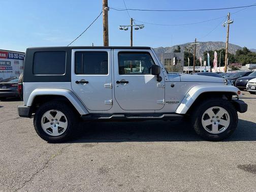 Bright Silver Metallic 2010 Jeep Wrangler Unlimited Sahara