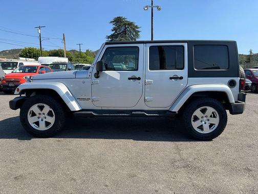 Bright Silver Metallic 2010 Jeep Wrangler Unlimited Sahara