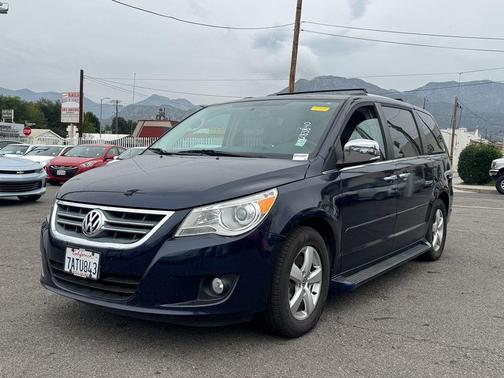 2013 Volkswagen Routan SEL Premium