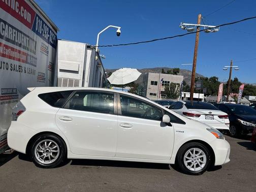 2013 Toyota Prius v Two