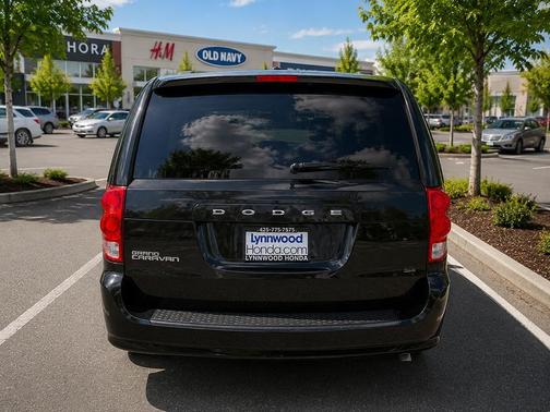 Brilliant Black Crystal Pearlcoat 2016 Dodge Grand Caravan SXT