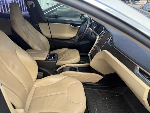 2013 Tesla Model S Performance