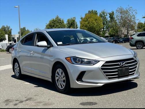 2018 Hyundai ELANTRA SE