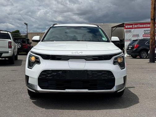 Snow White Pearl 2024 Kia Niro EV Wind