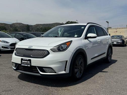 Snow White Pearl 2017 Kia Niro Touring