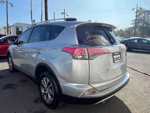 2017 Toyota RAV4 Hybrid XLE