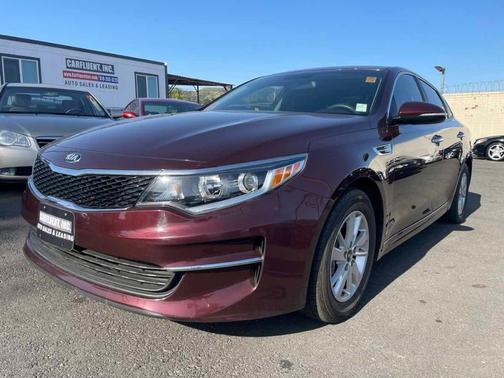 Photo 3 of 26 of 2018 Kia Optima LX