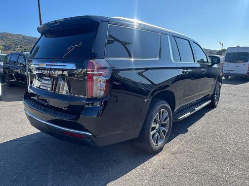 Black 2023 Chevrolet Suburban LT