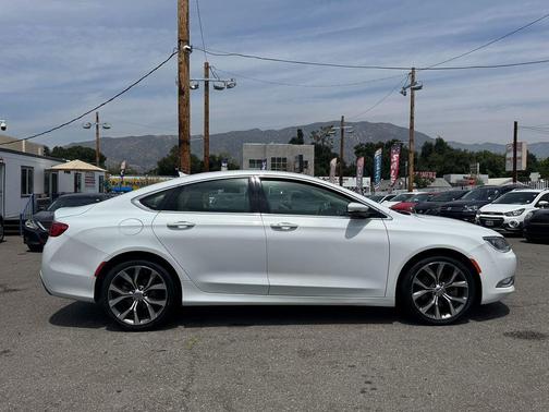Lunar White Tri-Coat Pearl 2015 Chrysler 200 C