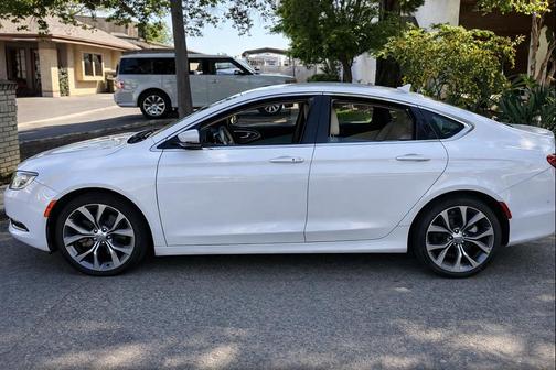 Lunar White Tri-Coat Pearl 2015 Chrysler 200 C