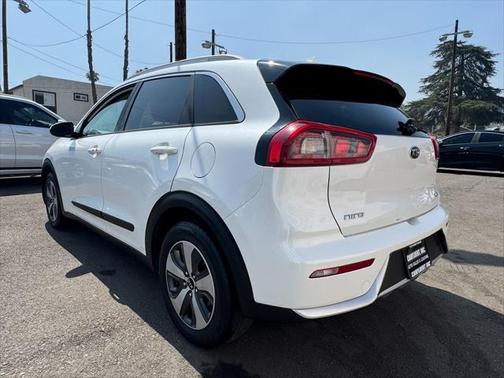 2017 Kia Niro LX