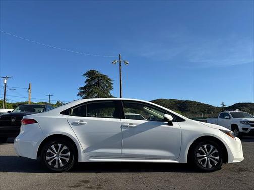 2022 Toyota Corolla Hybrid LE