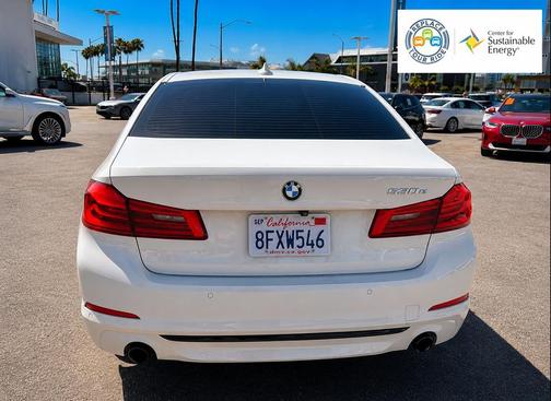 Alpine White 2019 BMW 530e iPerformance