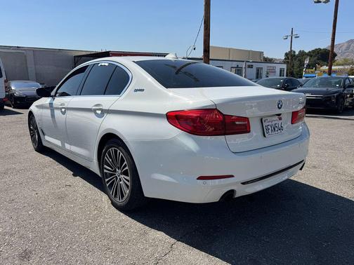 Alpine White 2019 BMW 530e iPerformance
