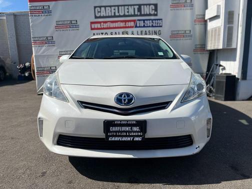 2013 Toyota Prius v Two