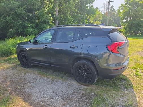 Graphite Gray Metallic 2021 GMC Terrain SLT