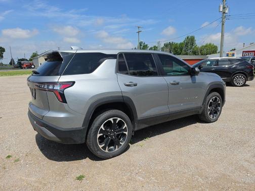 Sterling Gray Metallic 2026 Chevrolet Equinox 1LT