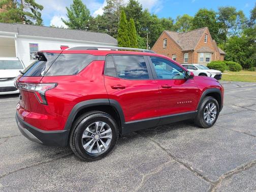 Radiant Red Tintcoat 2025 Chevrolet Equinox 1LT