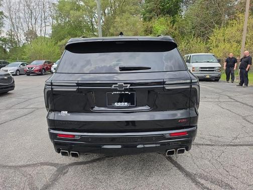 Mosaic Black Metallic 2025 Chevrolet Traverse RS