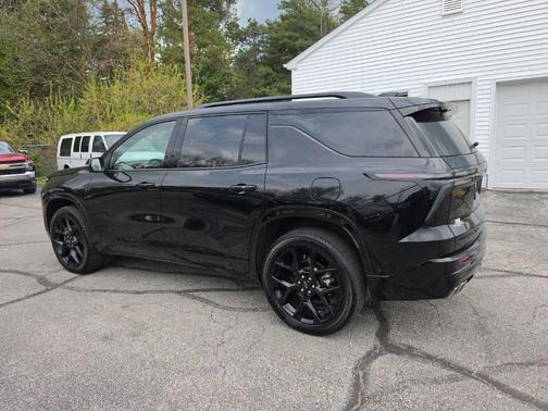 Mosaic Black Metallic 2025 Chevrolet Traverse RS