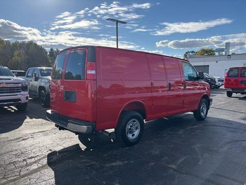 2025 Chevrolet Express 2500 RWD 2500 Regular Wheelbase WT