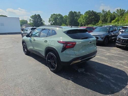 Cacti Green 2026 Chevrolet Trax FWD ACTIV