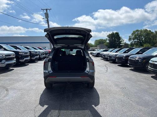 Sterling Gray Metallic 2026 Chevrolet Equinox 1LT