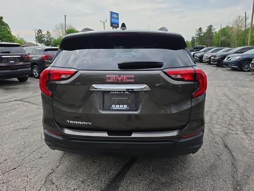 Smokey Quartz Metallic 2019 GMC Terrain SLE