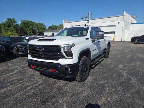 Summit White 2026 Chevrolet Silverado 3500 LT