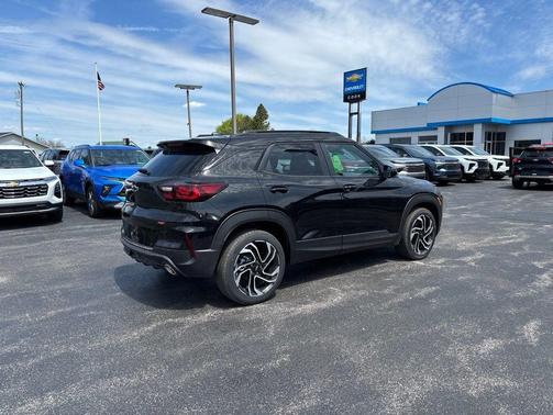 Mosaic Black Metallic 2026 Chevrolet Trailblazer RS