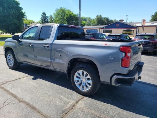 Photo 4 of 34 of 2019 Chevrolet Silverado 1500 Custom