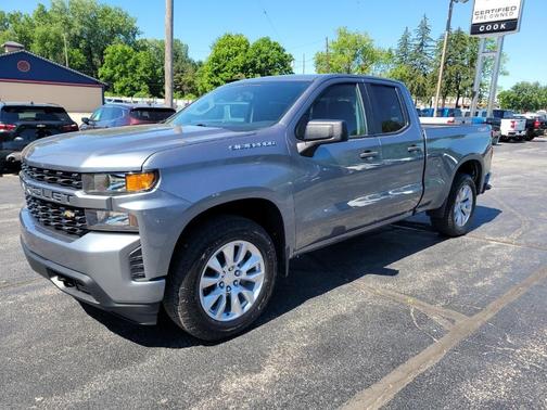Photo 3 of 34 of 2019 Chevrolet Silverado 1500 Custom