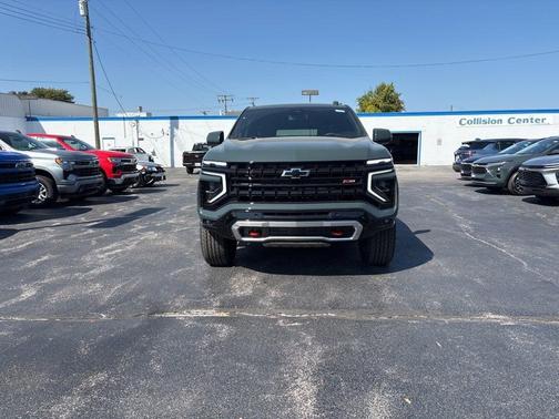 2025 Chevrolet Suburban 4WD Z71