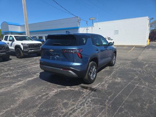 Lakeshore Blue Metallic 2026 Chevrolet Equinox 1LT