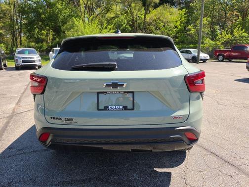 Cacti Green 2024 Chevrolet Trax FWD 1RS