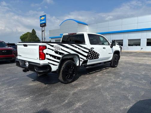Summit White 2026 Chevrolet Silverado 2500 LT