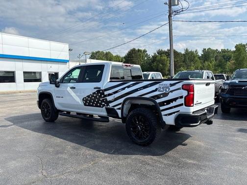 Summit White 2026 Chevrolet Silverado 2500 LT