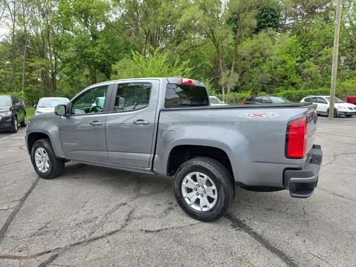 Satin Steel Metallic 2022 Chevrolet Colorado LT