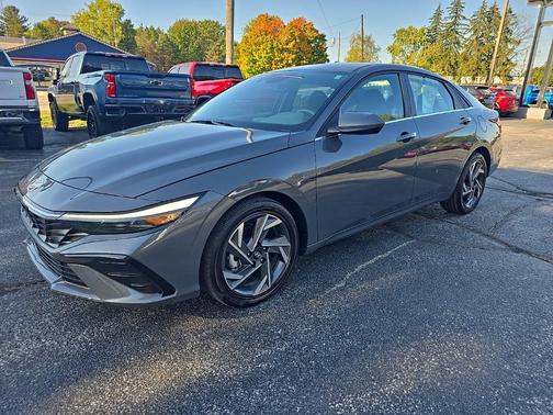 2025 Hyundai ELANTRA SEL