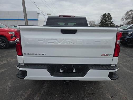 Summit White 2026 Chevrolet Silverado 1500 RST